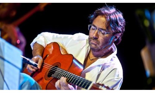 AL DI MEOLA SAHNEDE KALP KRİZİ GEÇİRDİ